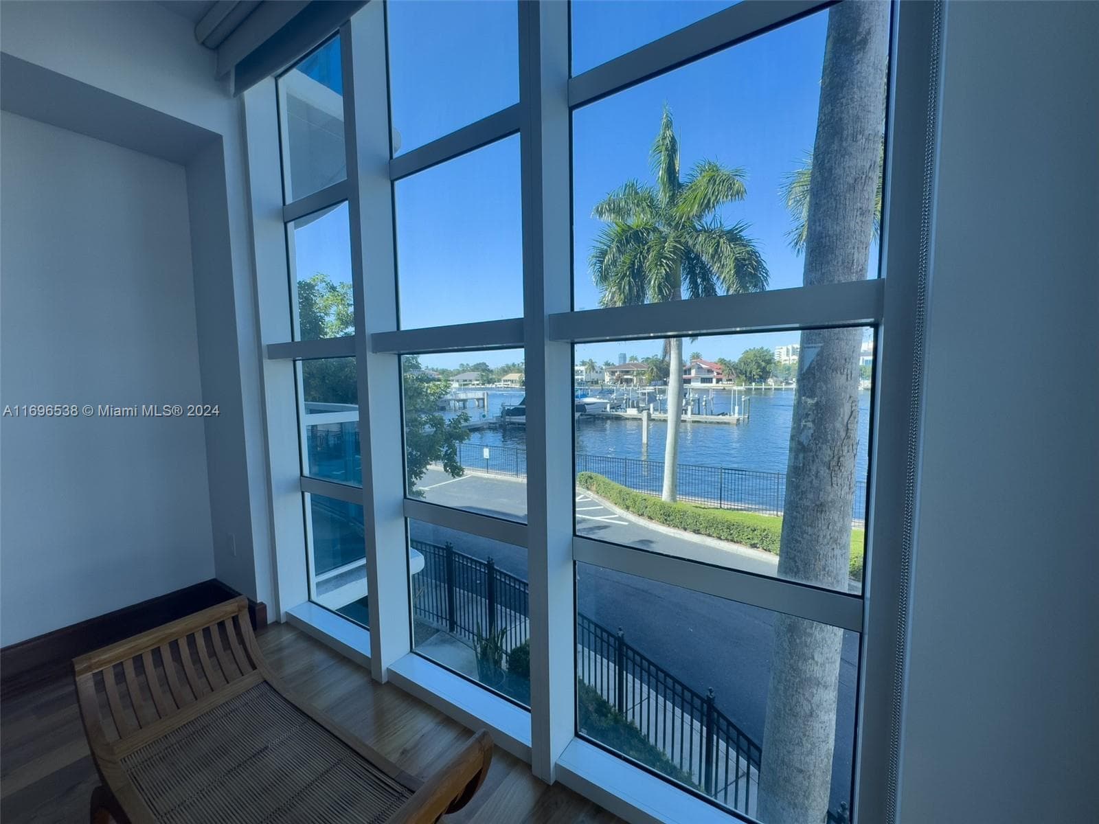 1945 S Ocean Dr M5 photo 25
