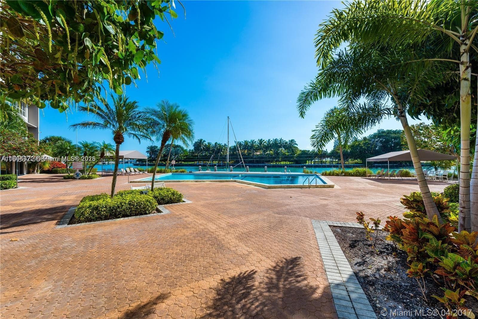 9102 Bay Harbor 4B photo 6