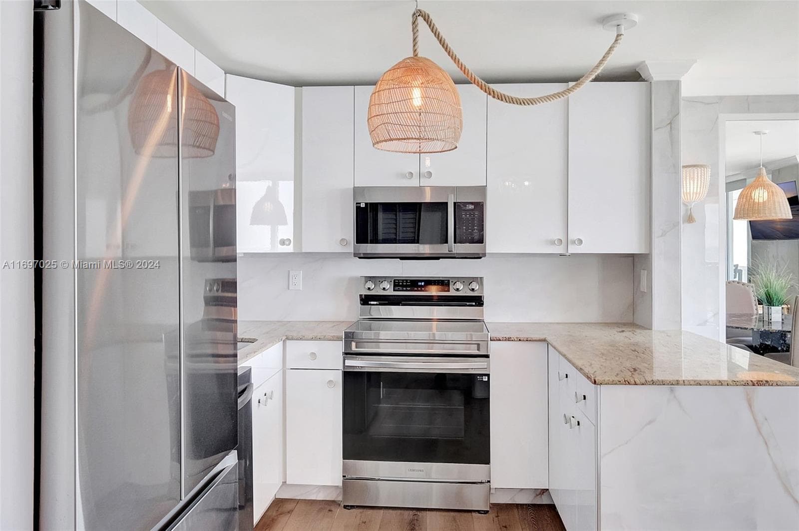 2401 Collins Ave 1902 photo 15