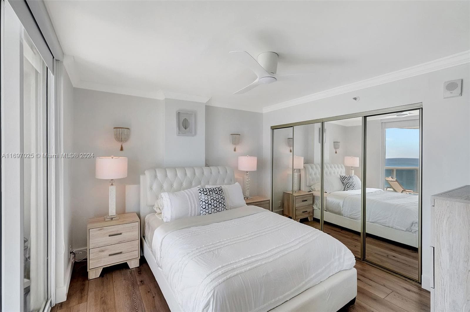 2401 Collins Ave 1902 photo 8