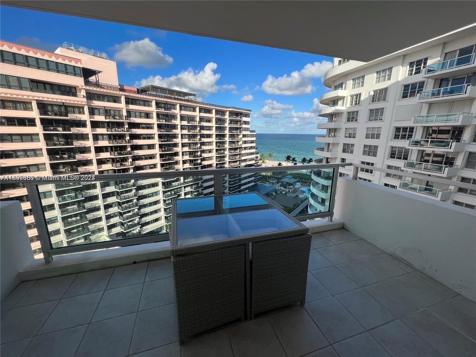 5161 COLLINS AVE 1403 photo 3