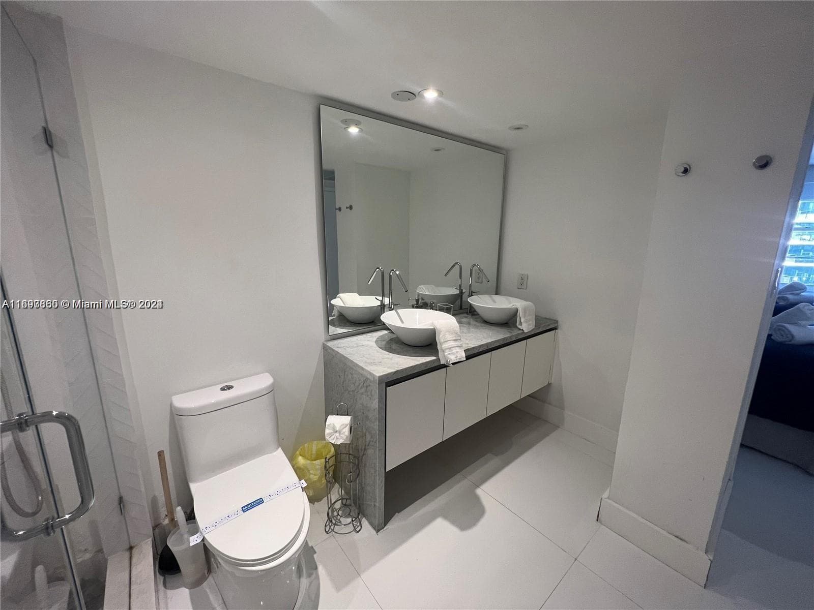 5161 COLLINS AVE 1403 photo 14