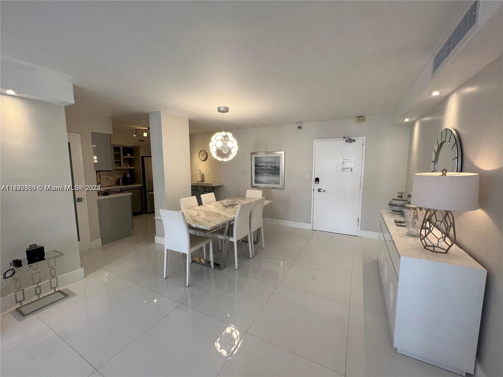 5161 COLLINS AVE 1403 photo 8