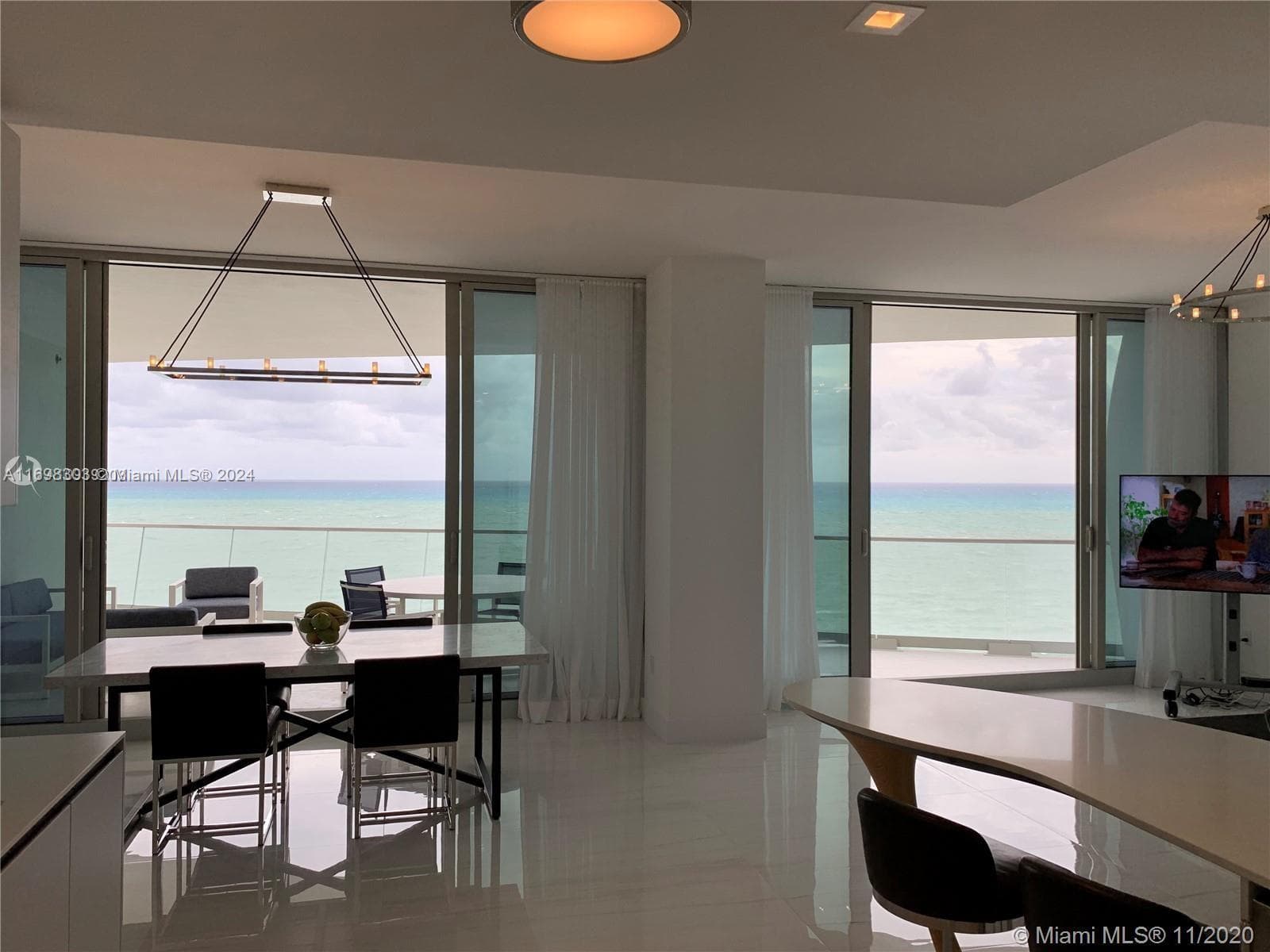 16901 Collins Ave 1402 photo 9