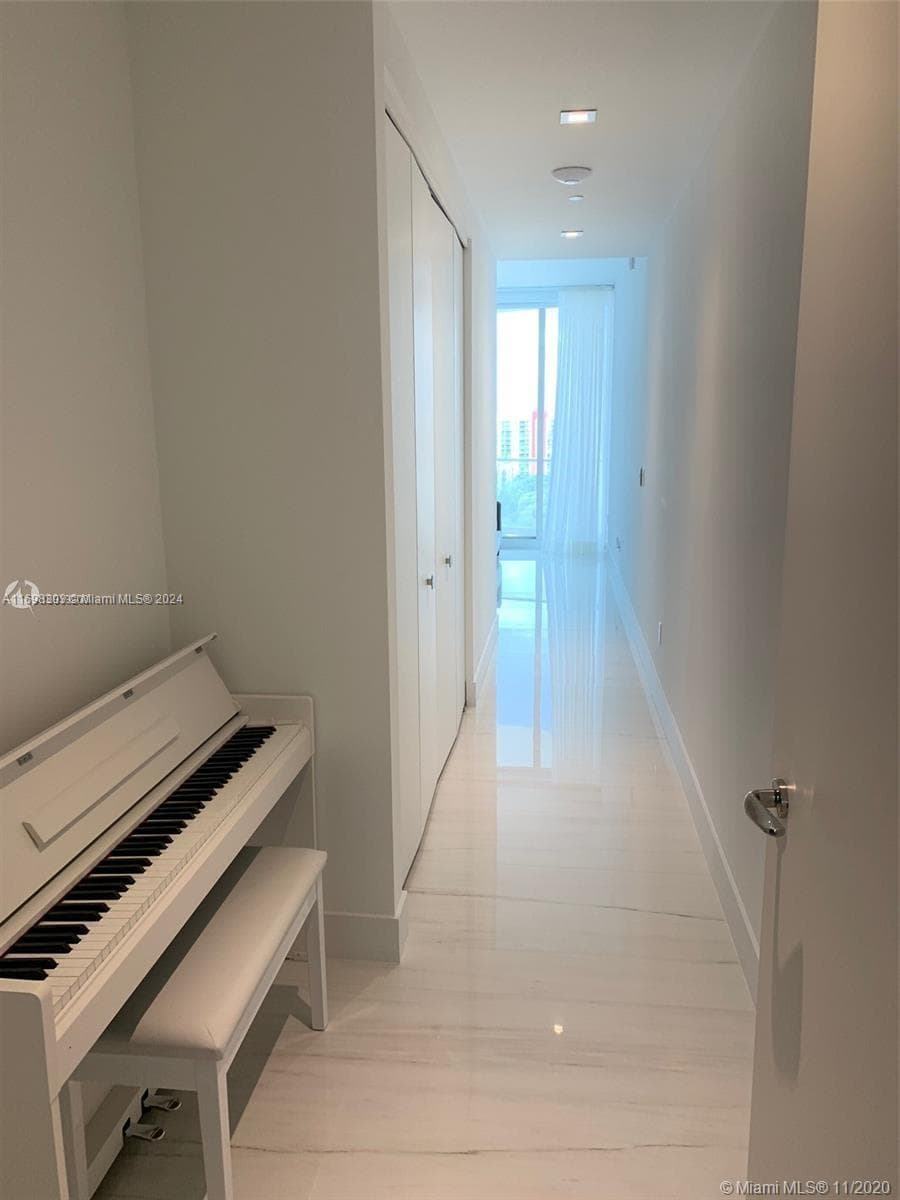 16901 Collins Ave 1402 photo 24