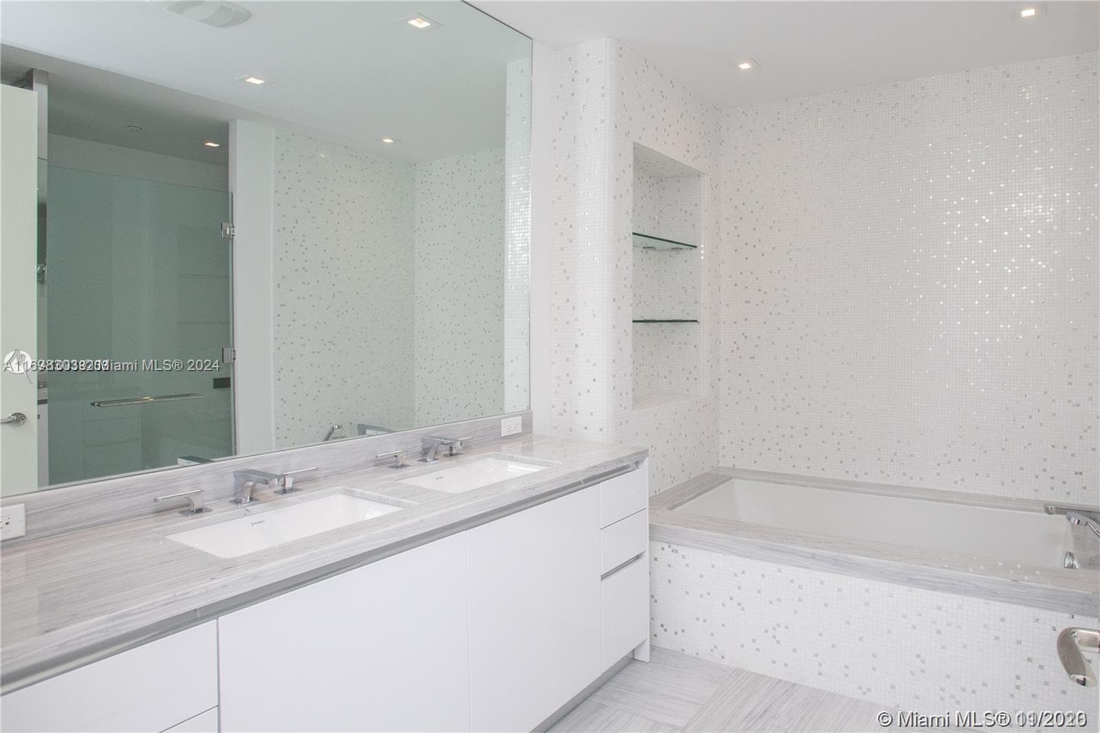 16901 Collins Ave 1402 photo 15