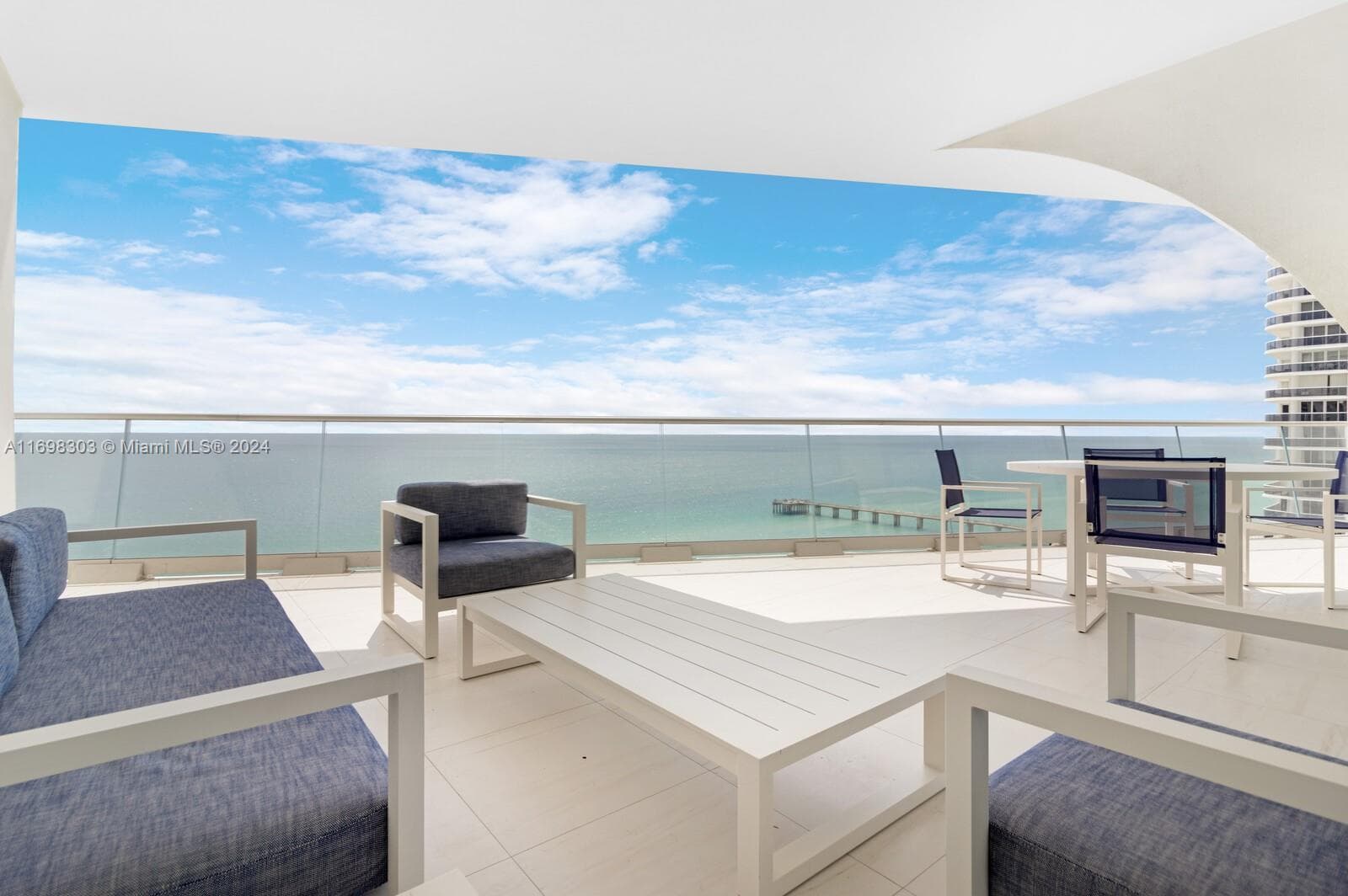 16901 Collins Ave 1402 photo 4
