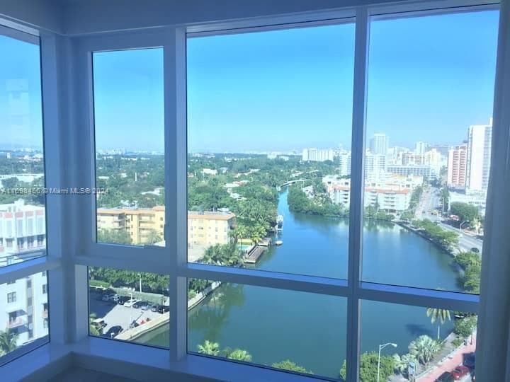 102 24th St 1421 photo 23