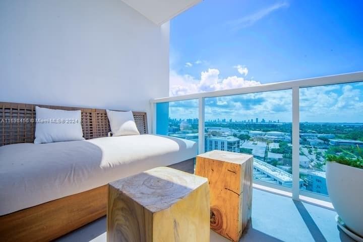 102 24th St 1421 photo 22