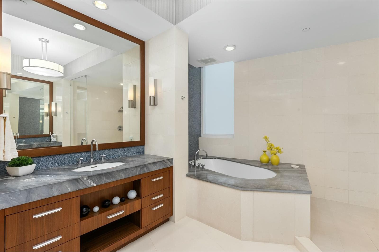 1000 S Ocean Boulevard 208 photo 17