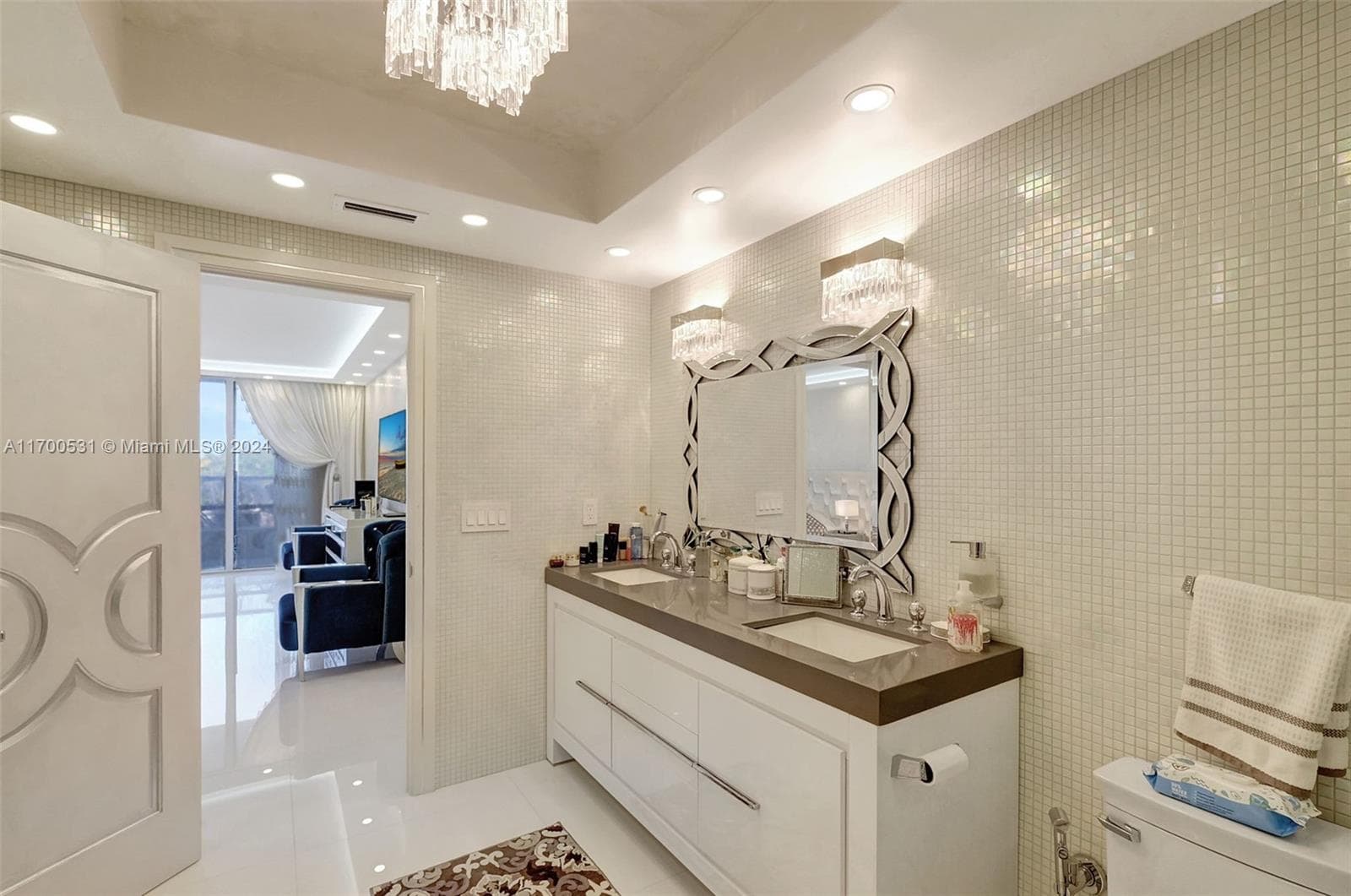 9801 W Collins Ave 5O/complete renovated photo 13