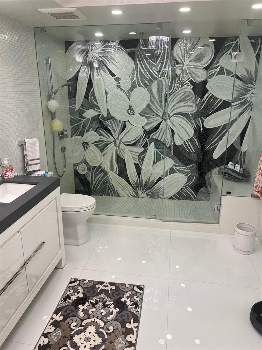 9801 W Collins Ave 5O/complete renovated photo 17