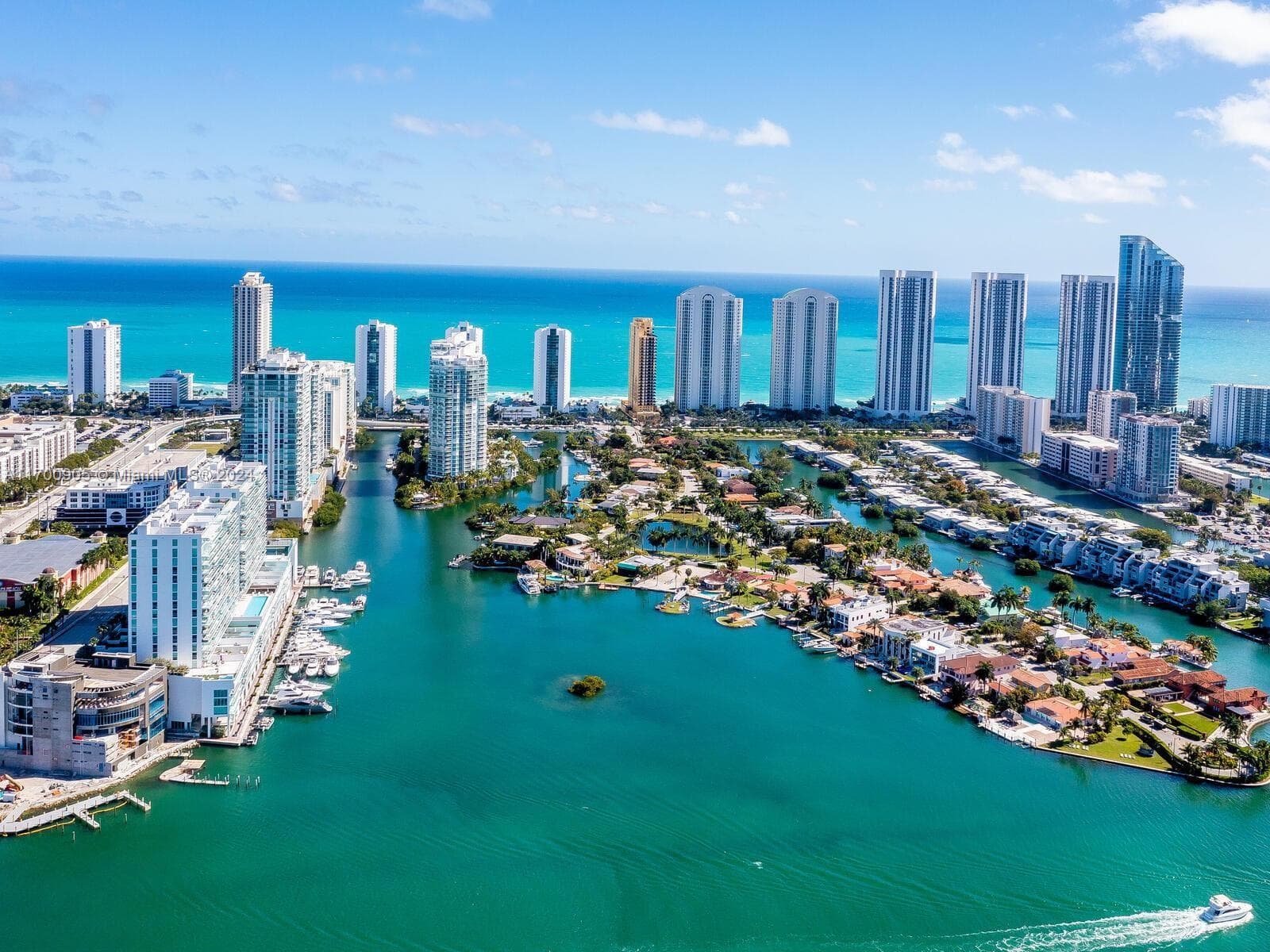400 Sunny Isles Blvd UL-7 photo 3