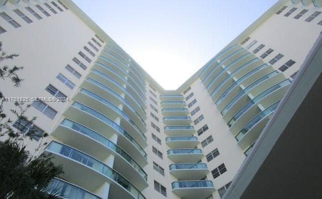 3801 S Ocean Dr 8U photo 2