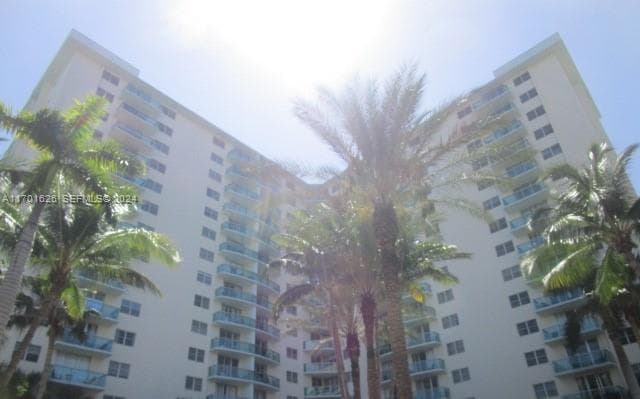 3801 S Ocean Dr 8U photo 1