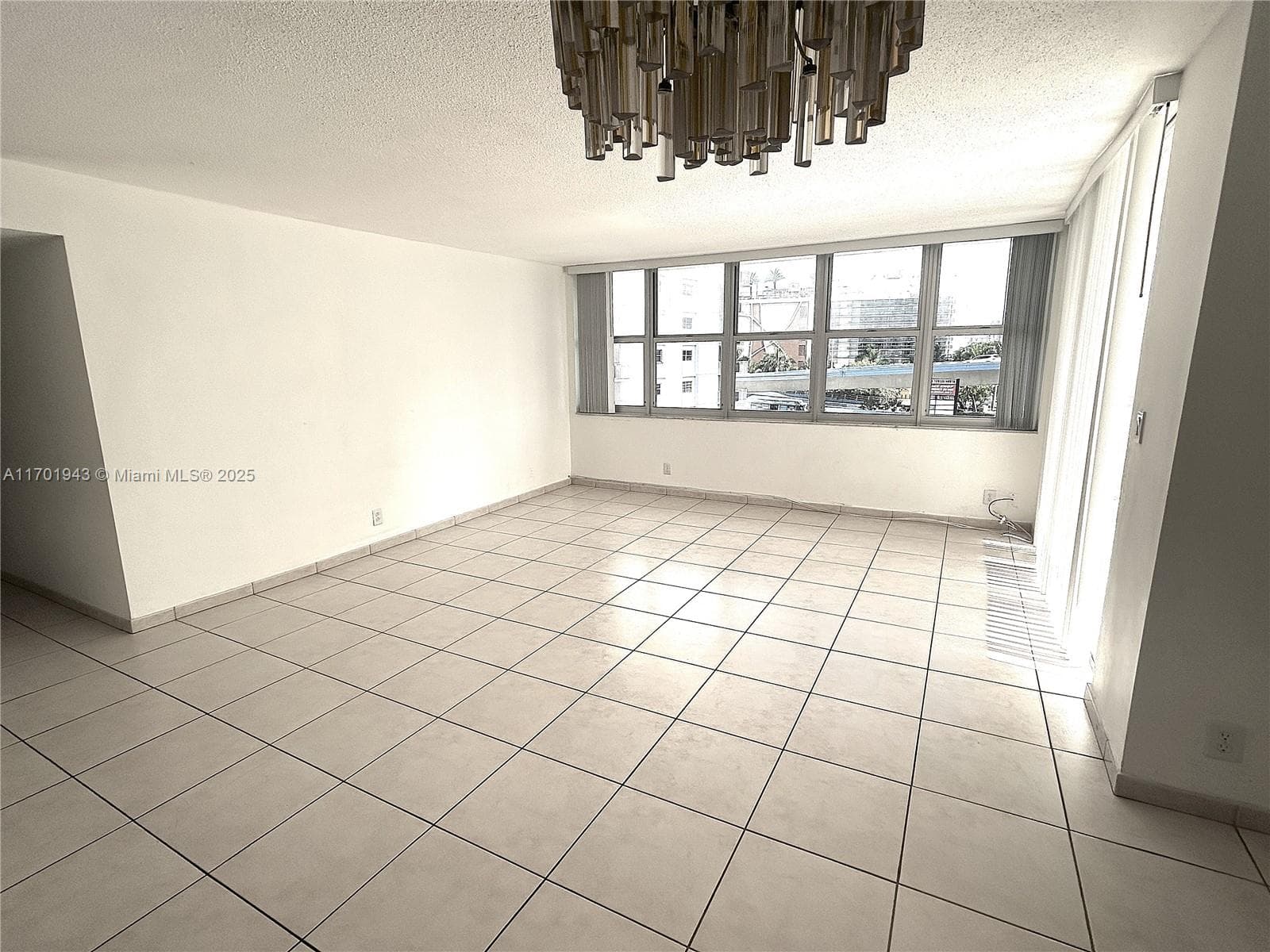 1825 S Ocean Dr 401 photo 5