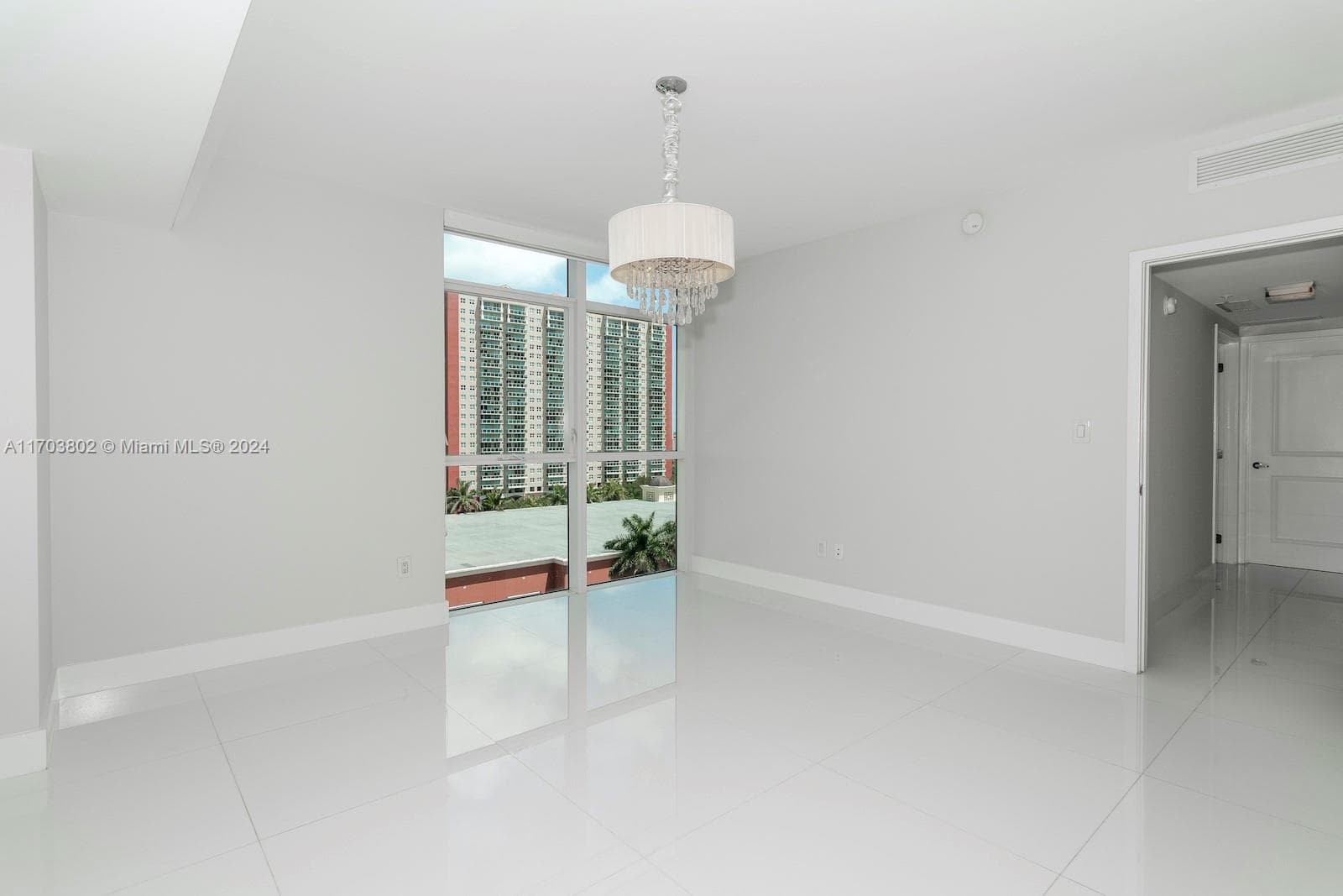 400 Sunny Isles Blvd 919 photo 17