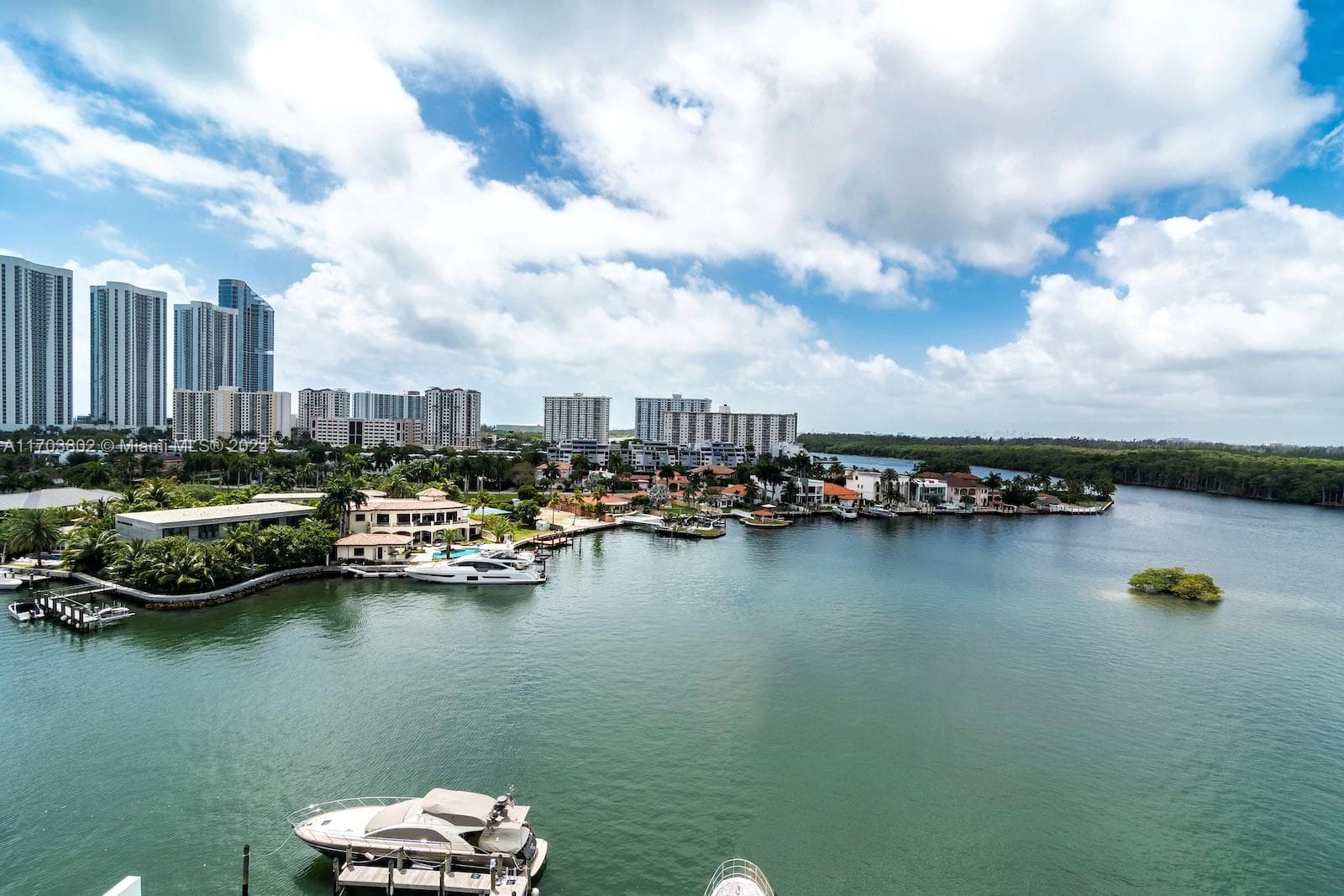 400 Sunny Isles Blvd 919 photo 3