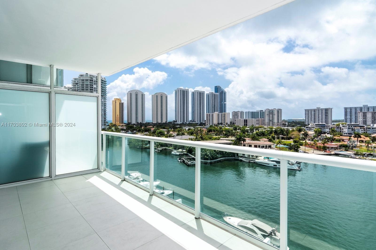 400 Sunny Isles Blvd 919 photo 1