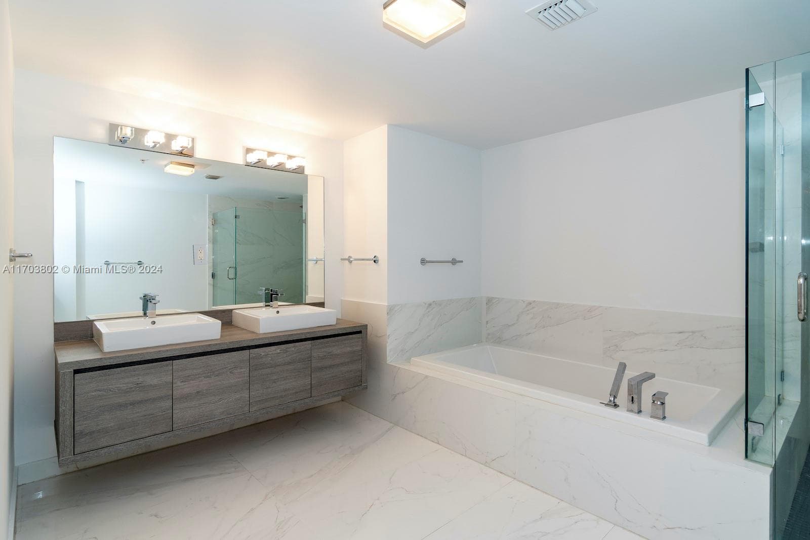 400 Sunny Isles Blvd 919 photo 20