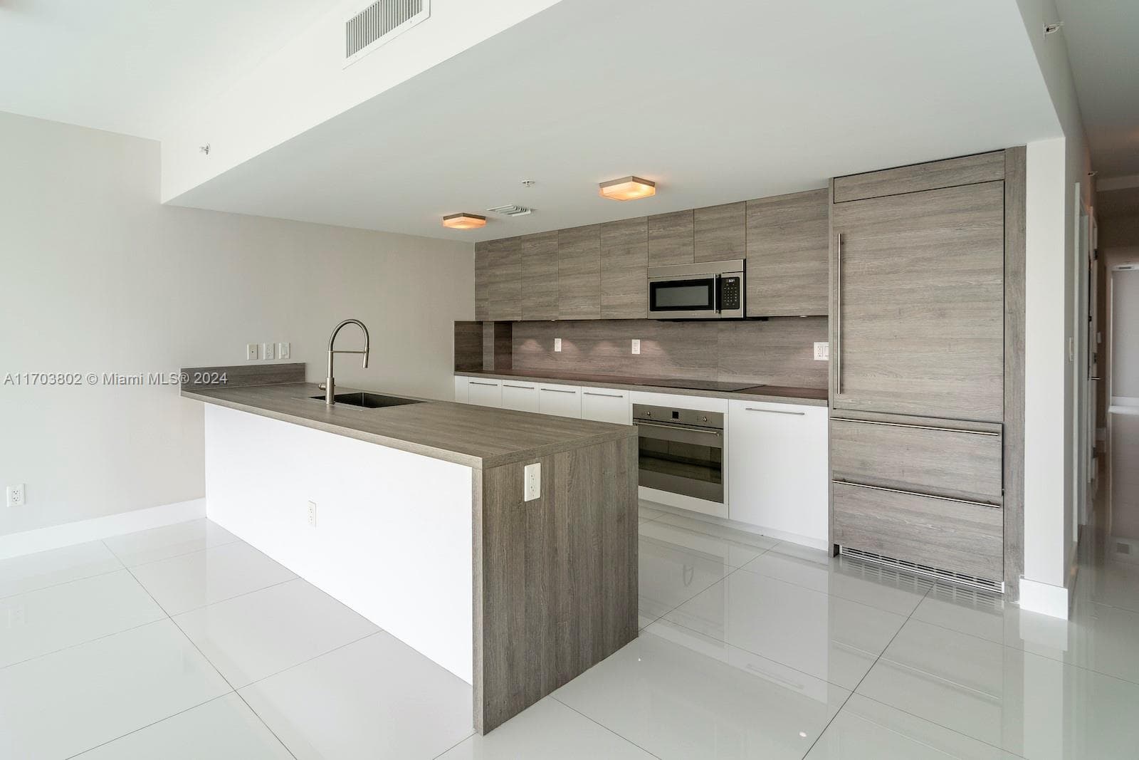 400 Sunny Isles Blvd 919 photo 11