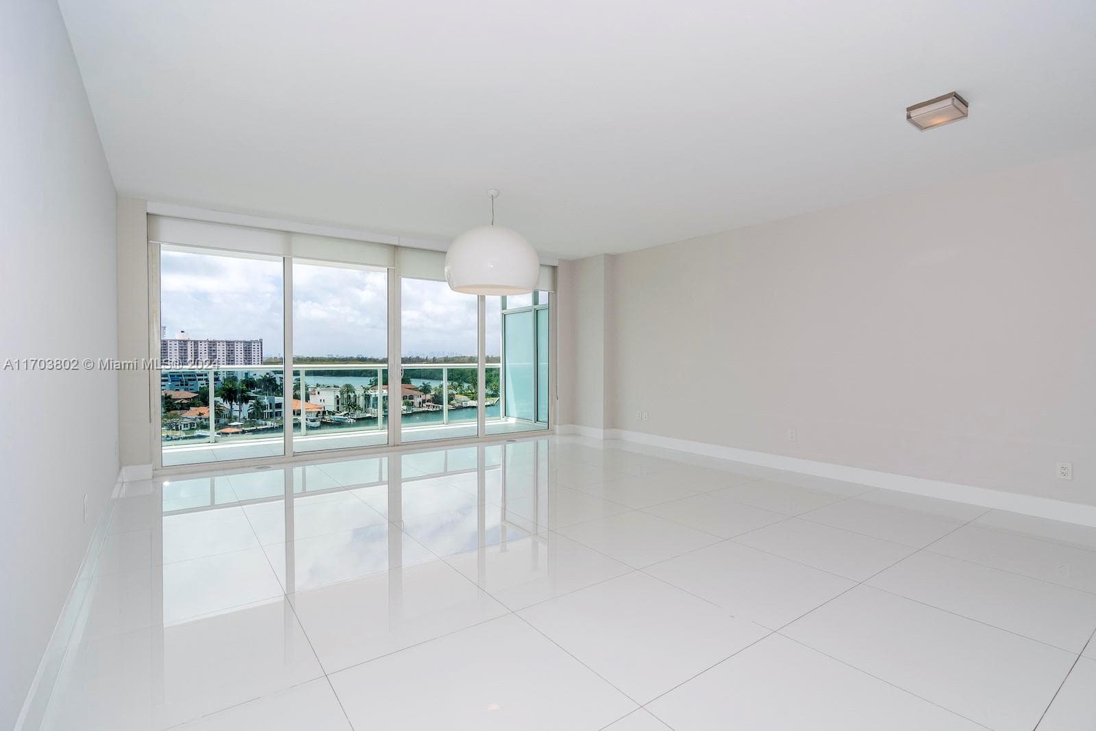 400 Sunny Isles Blvd 919 photo 4