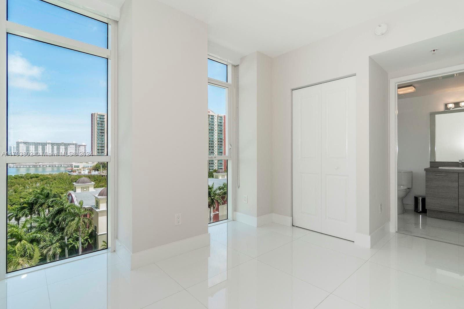 400 Sunny Isles Blvd 919 photo 25
