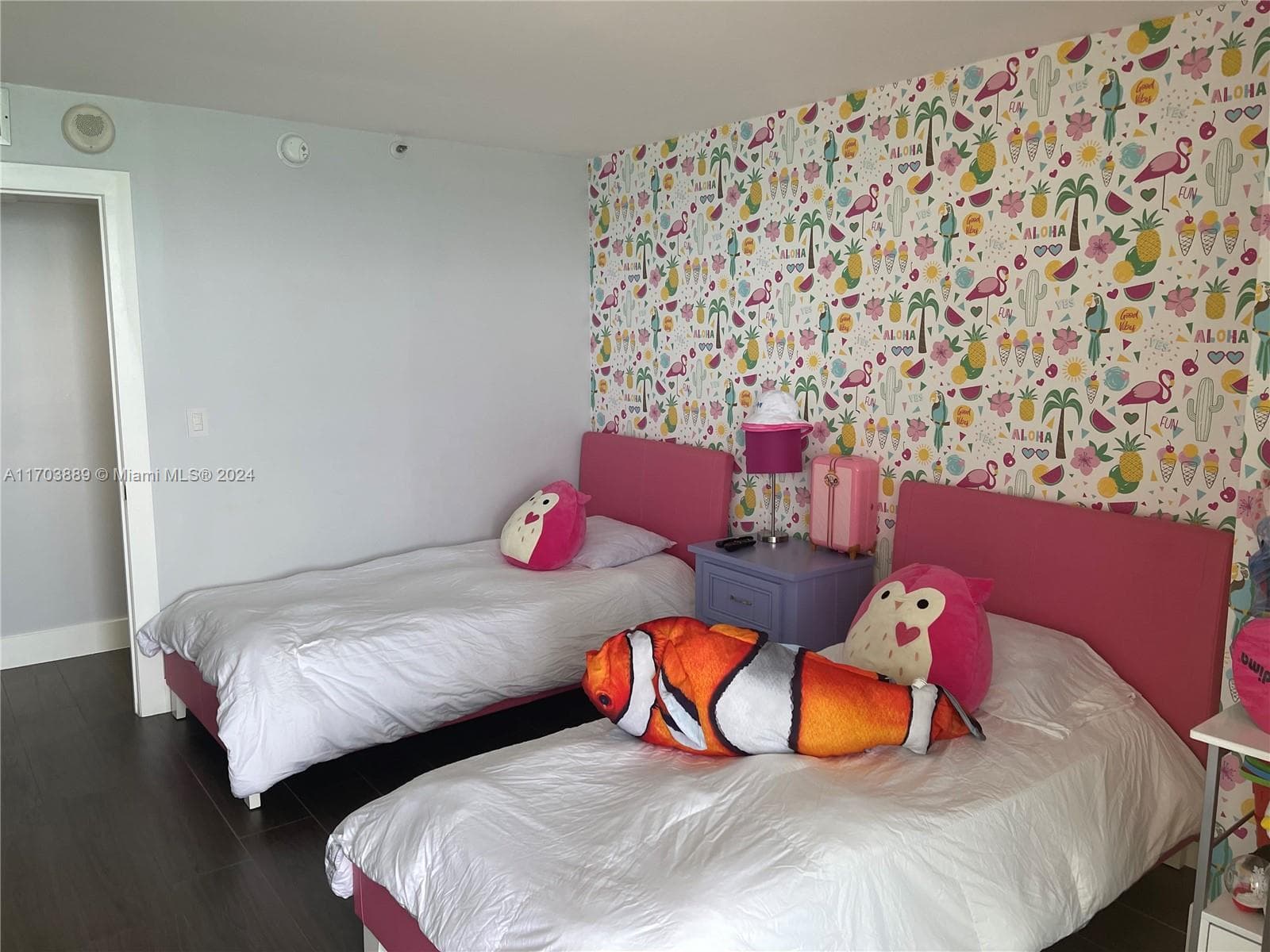 2555 Collins Ave 1409 photo 23