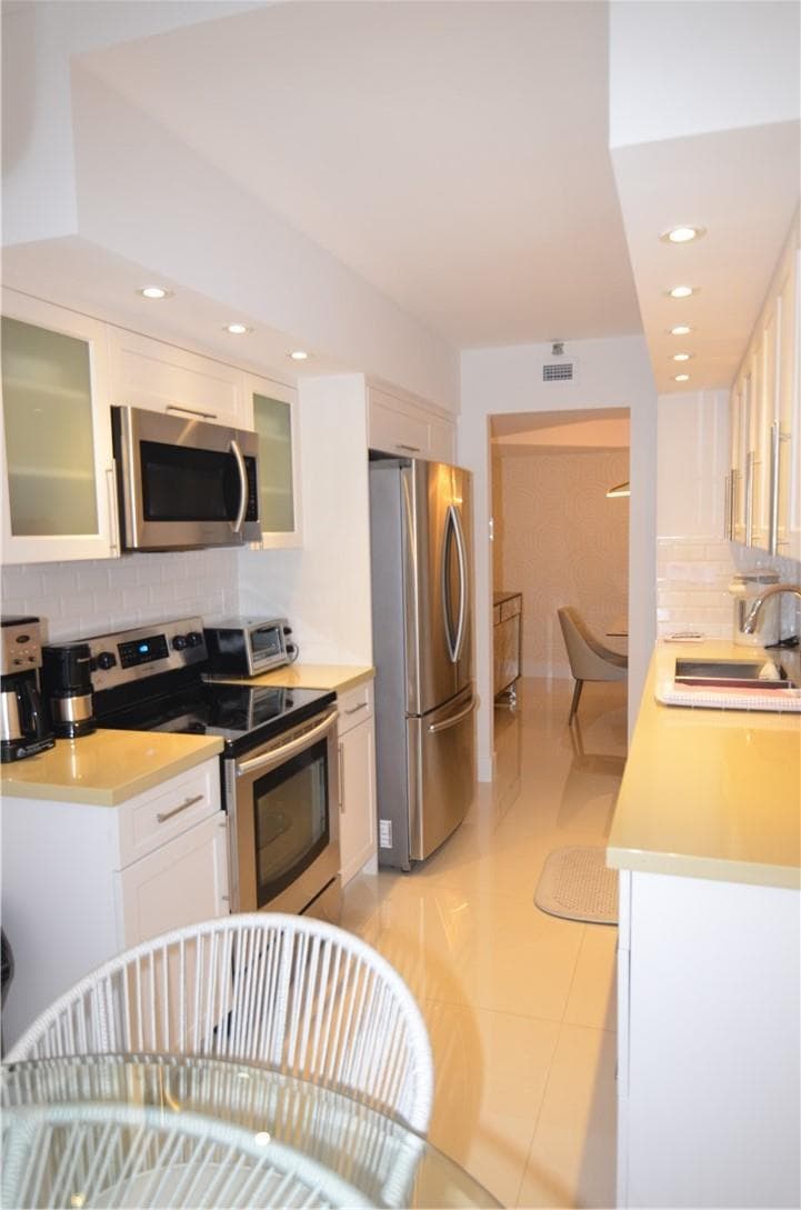 19355 Turnberry Way 7-L photo 8