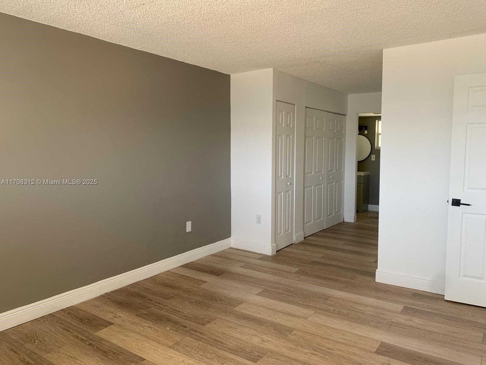 3600 NE 170th St 402 photo 6