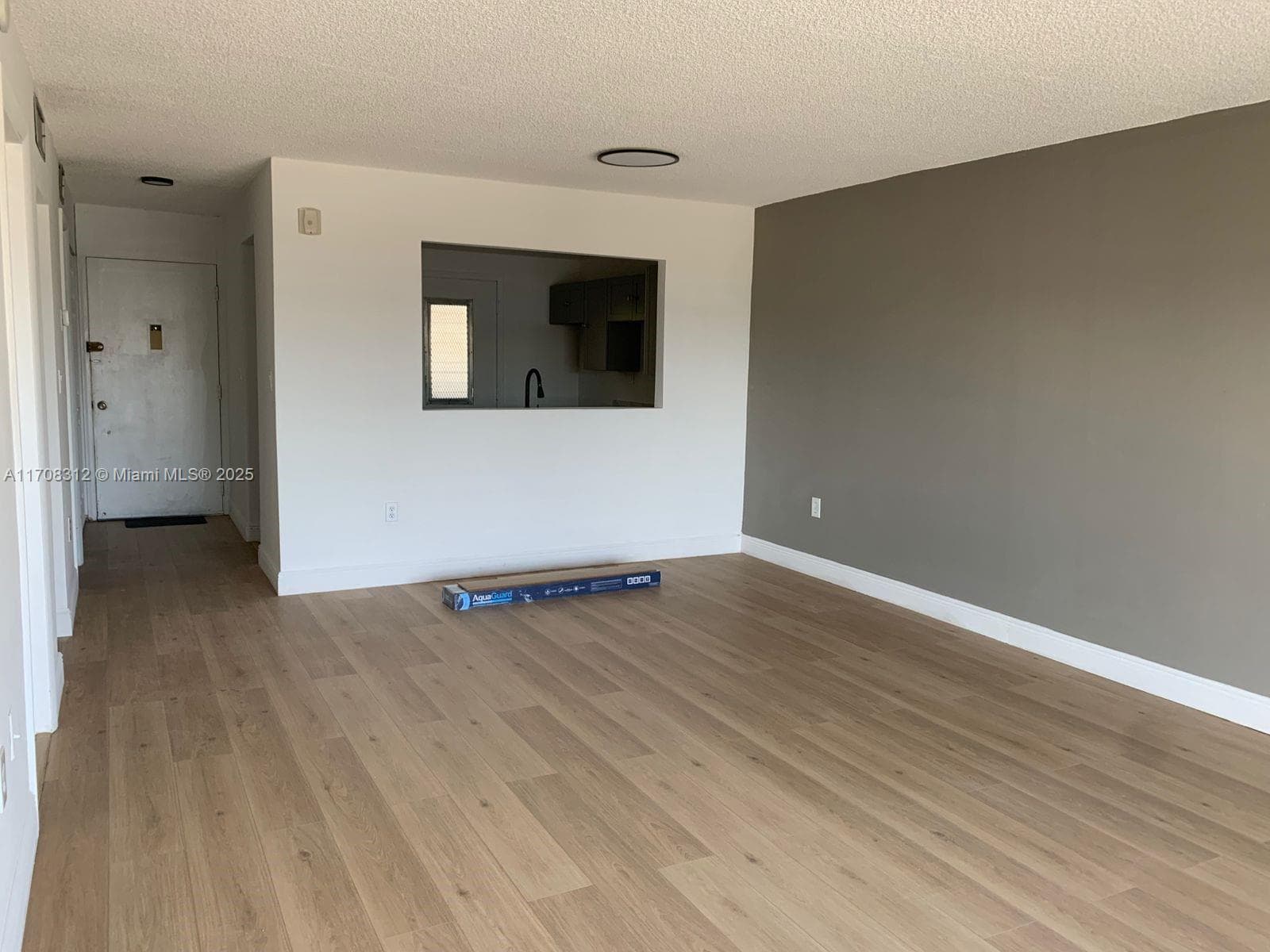 3600 NE 170th St 402 photo 8