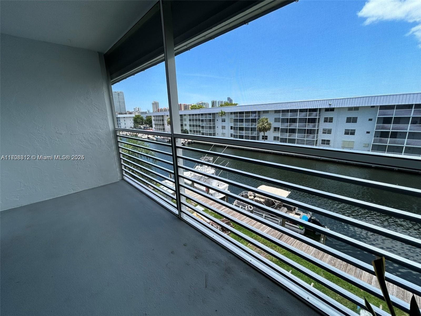 3600 NE 170th St 402 photo 21