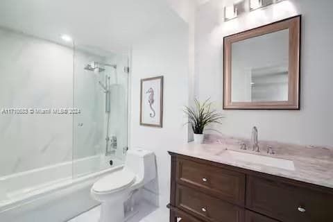 100 Lincoln Rd 739 photo 16