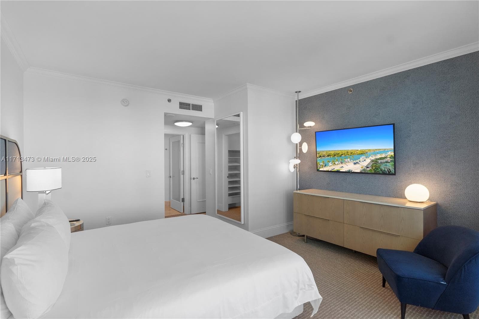 4401 Collins Ave 1015/1017 photo 23