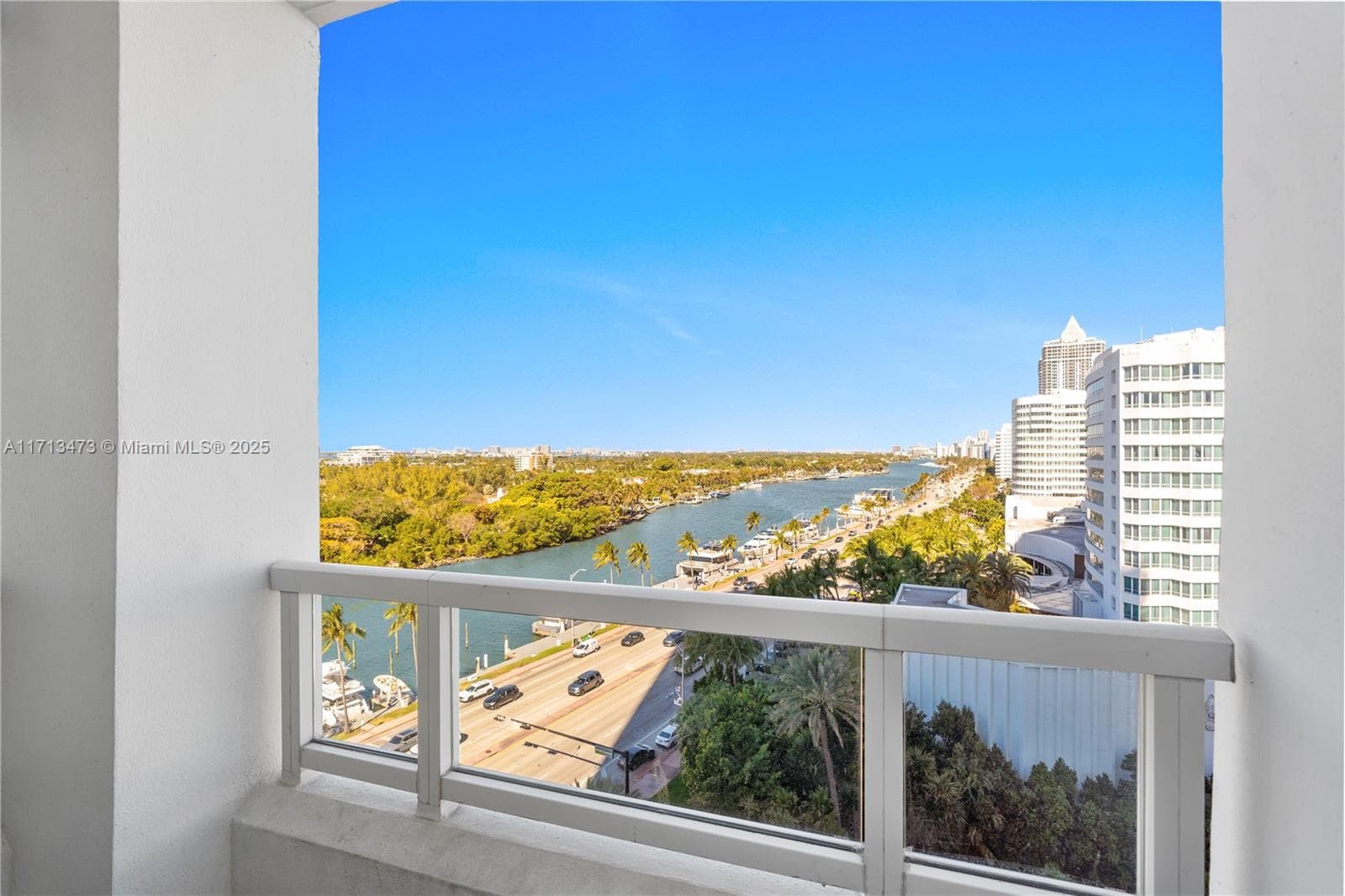 4401 Collins Ave 1015/1017 photo 9