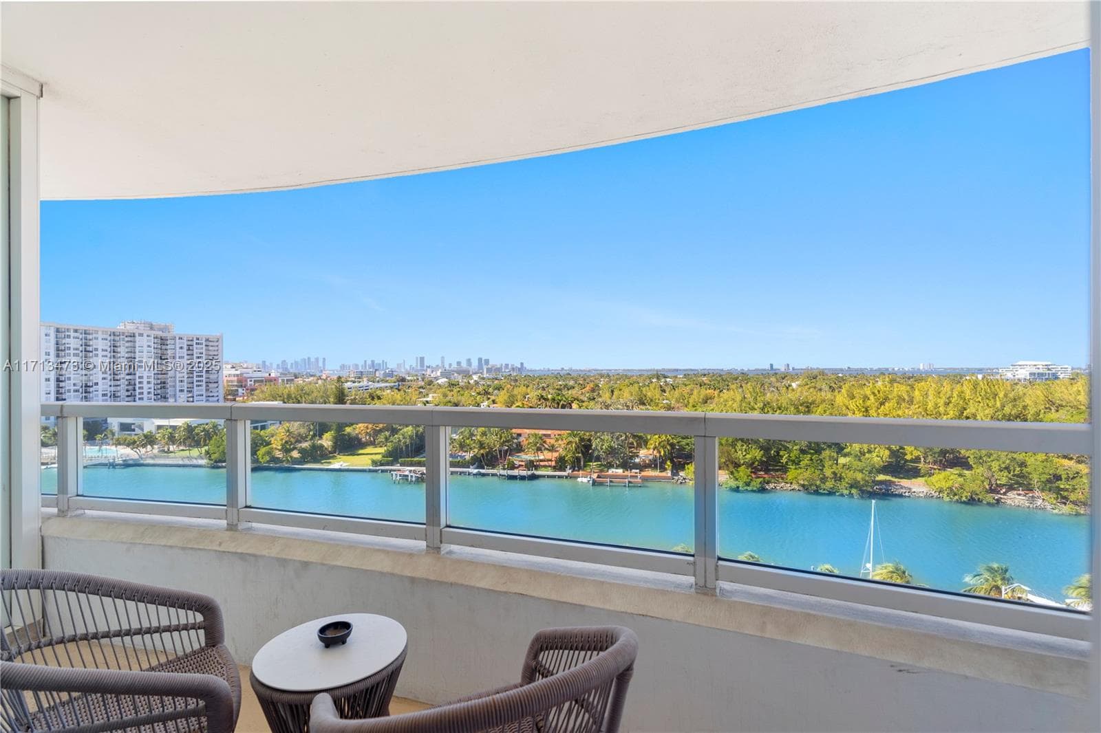 4401 Collins Ave 1015/1017 photo 10