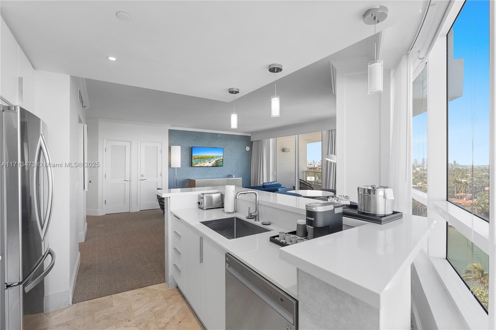 4401 Collins Ave 1015/1017 photo 19