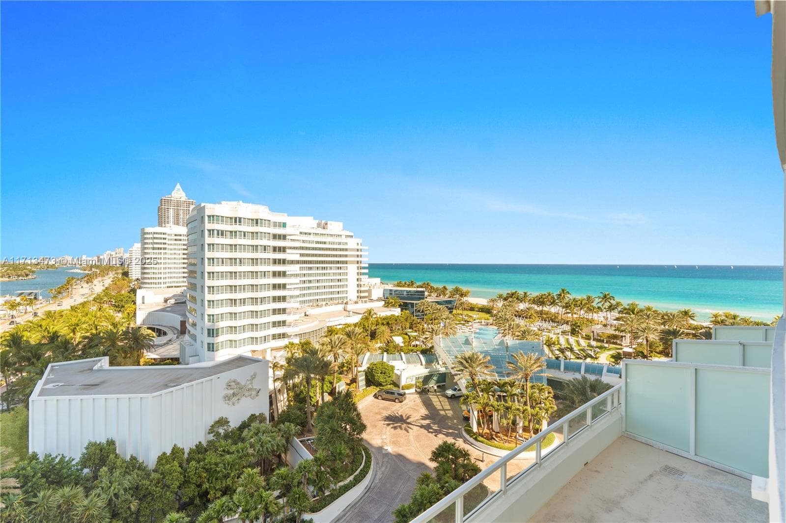 4401 Collins Ave 1015/1017 photo 4