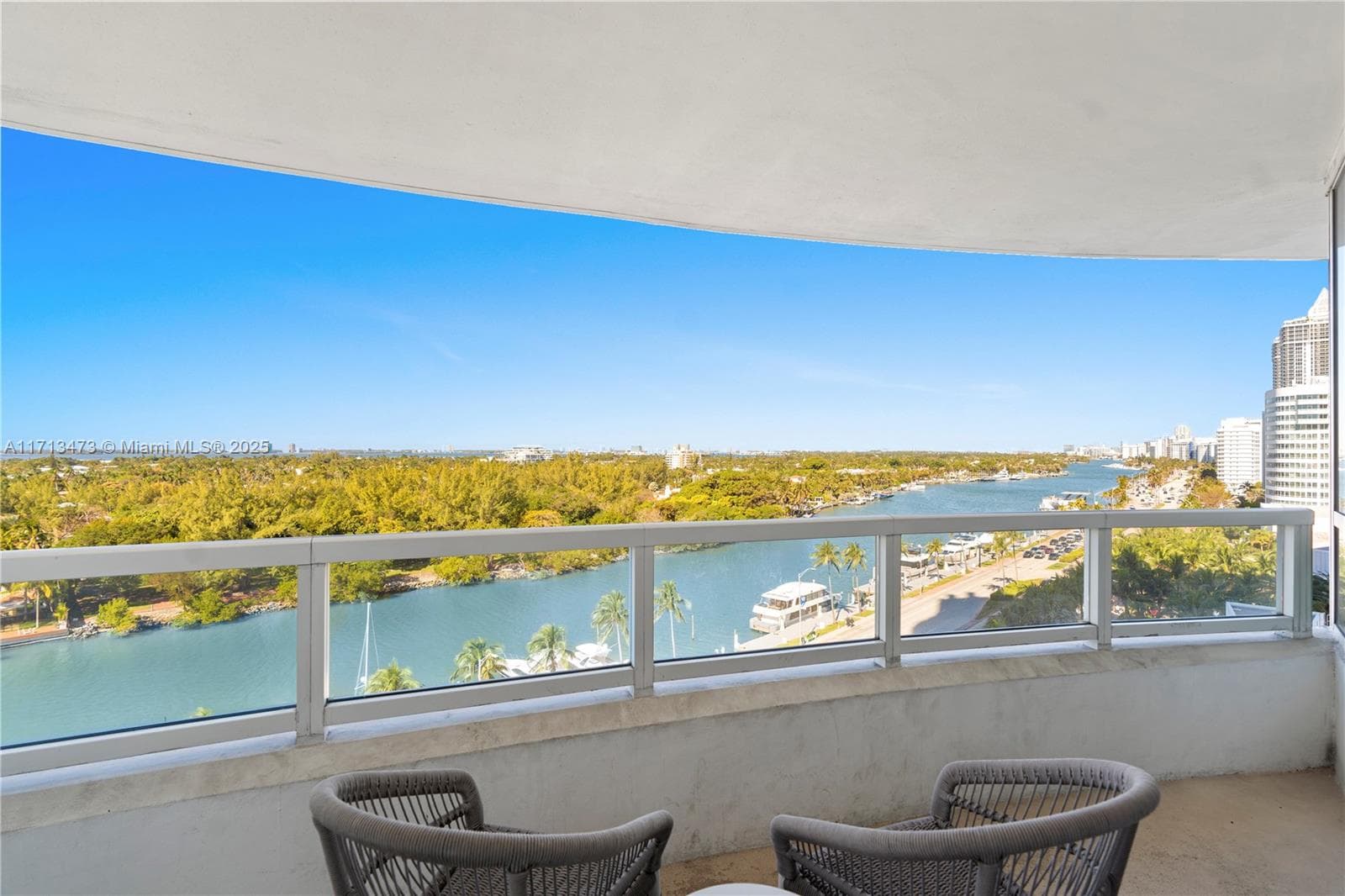 4401 Collins Ave 1015/1017 photo 8