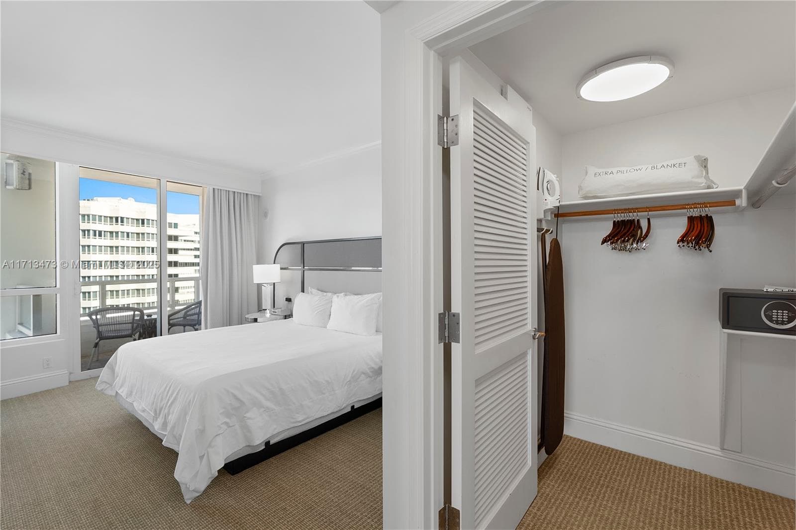 4401 Collins Ave 1015/1017 photo 25