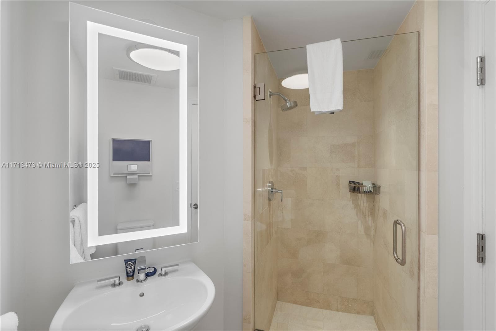 4401 Collins Ave 1015/1017 photo 21