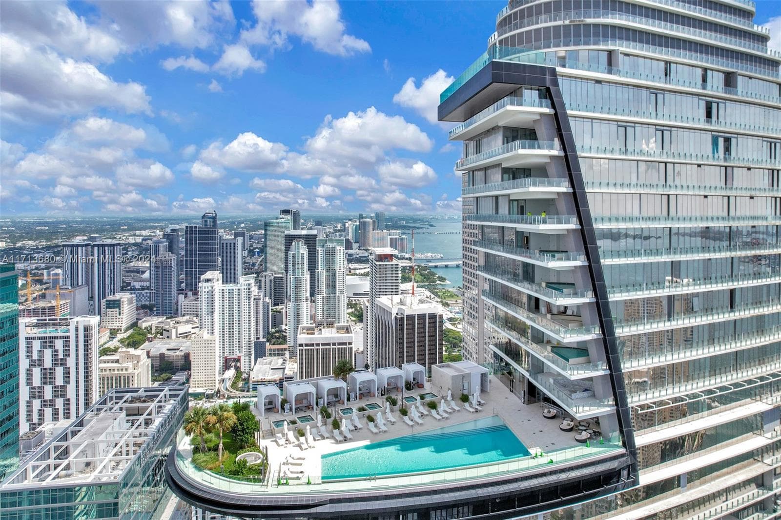 300 Biscayne Blvd Way 2608 photo 2