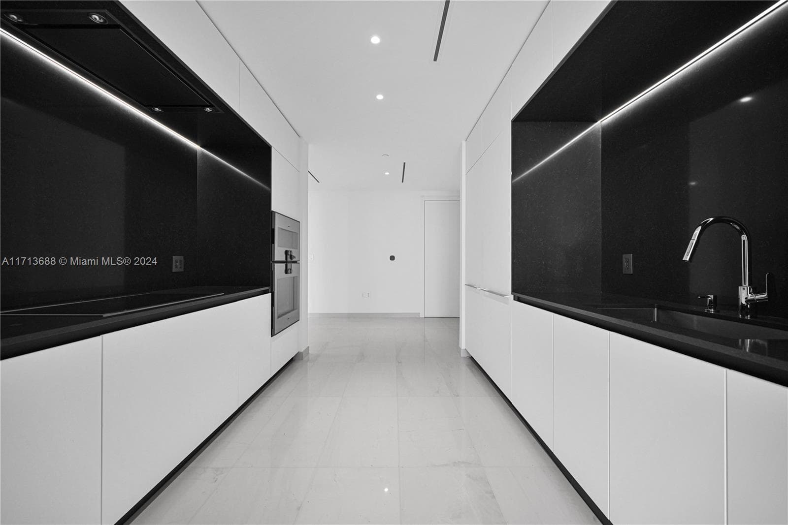 300 Biscayne Blvd Way 4303 photo 22