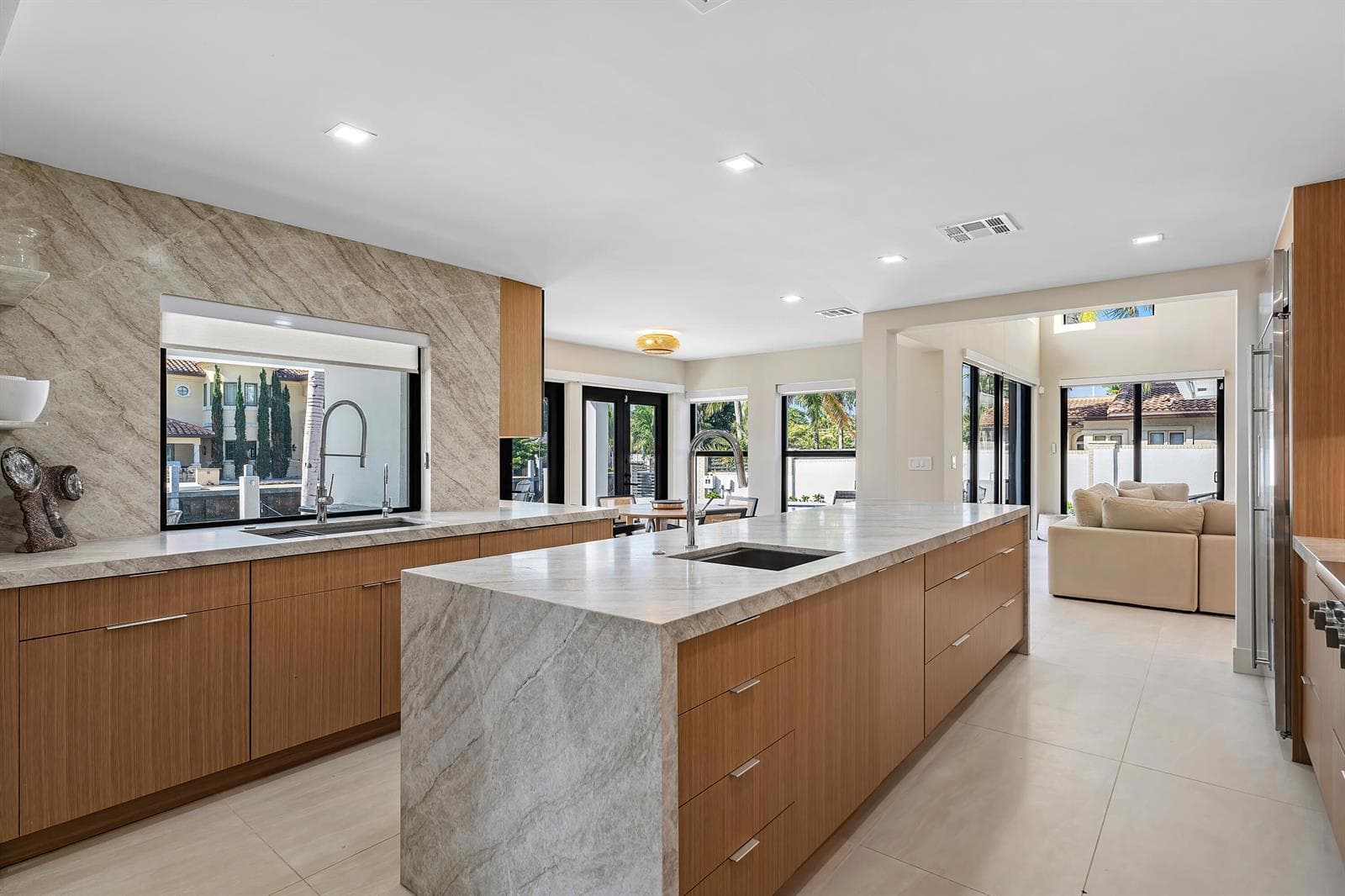 425 Coral Way photo 23