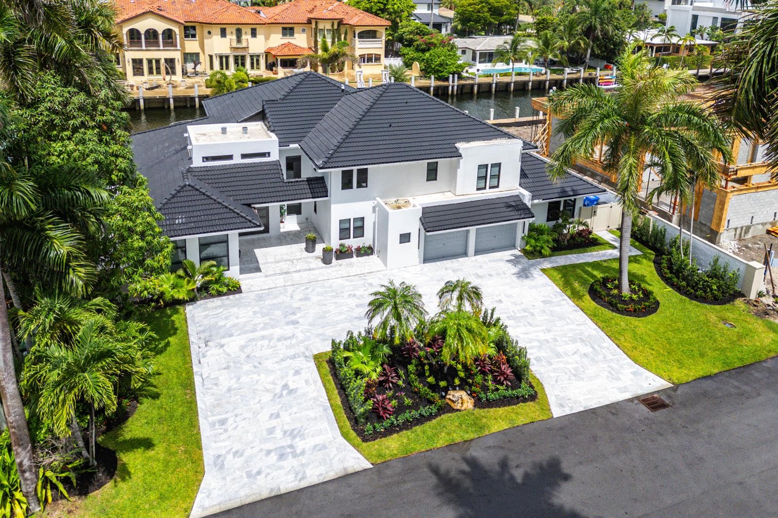 425 Coral Way photo 4