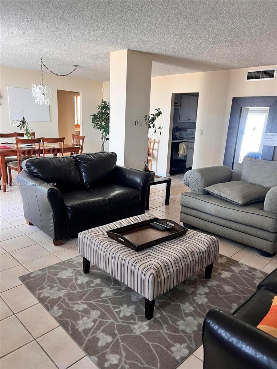 1410 S Ocean Dr 804 photo 2