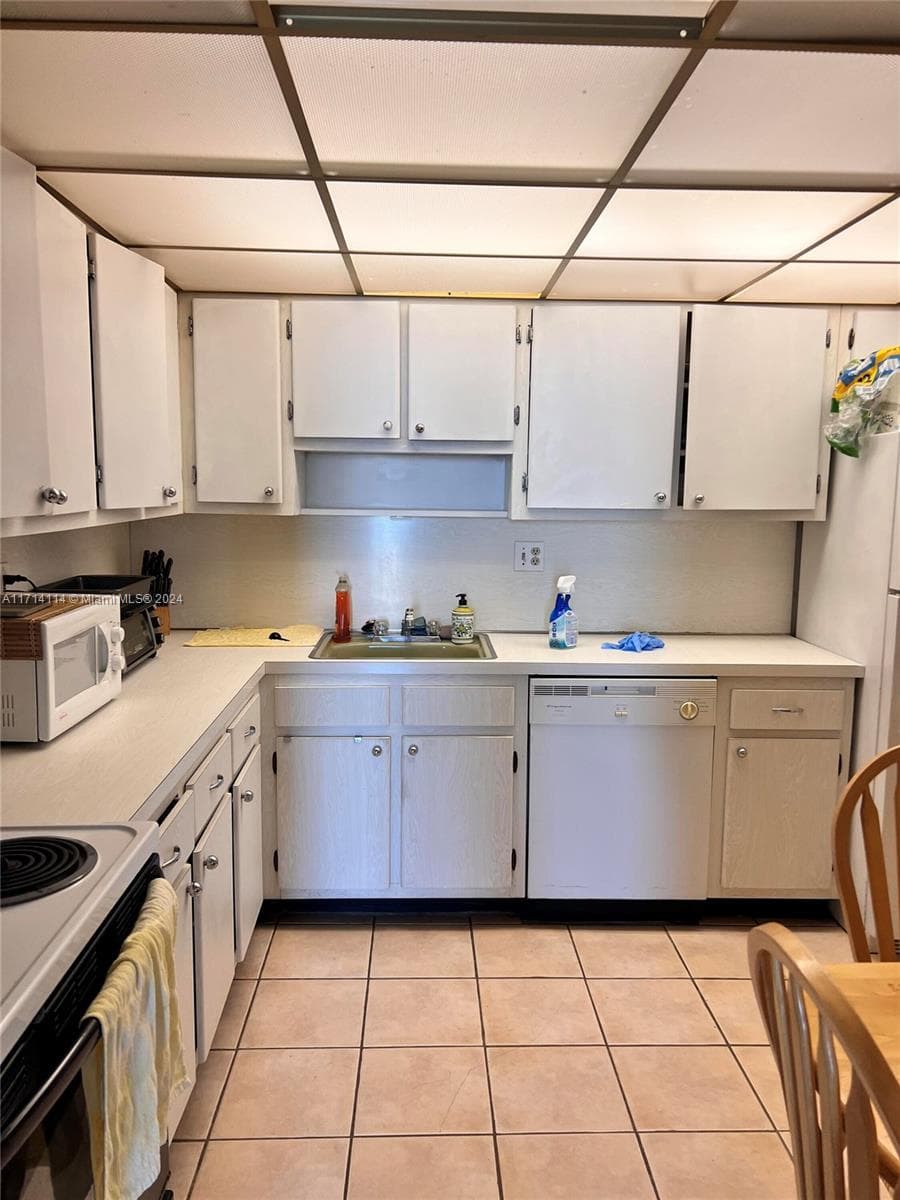 1410 S Ocean Dr 804 photo 6