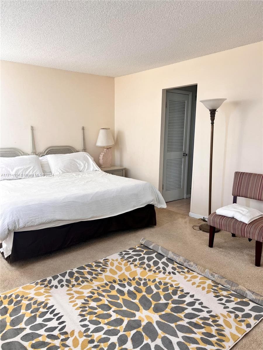 1410 S Ocean Dr 804 photo 3