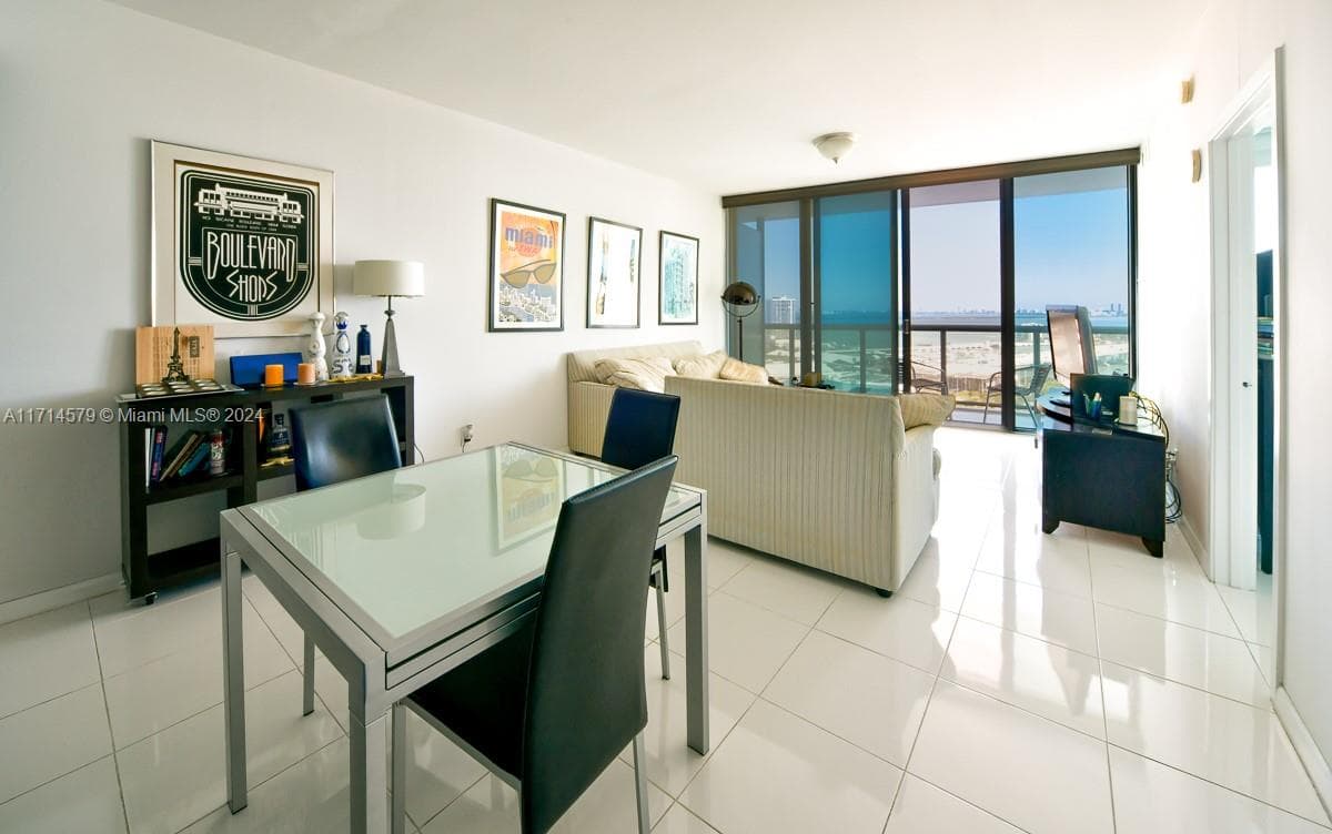 888 Biscayne Blvd 2511 photo 3