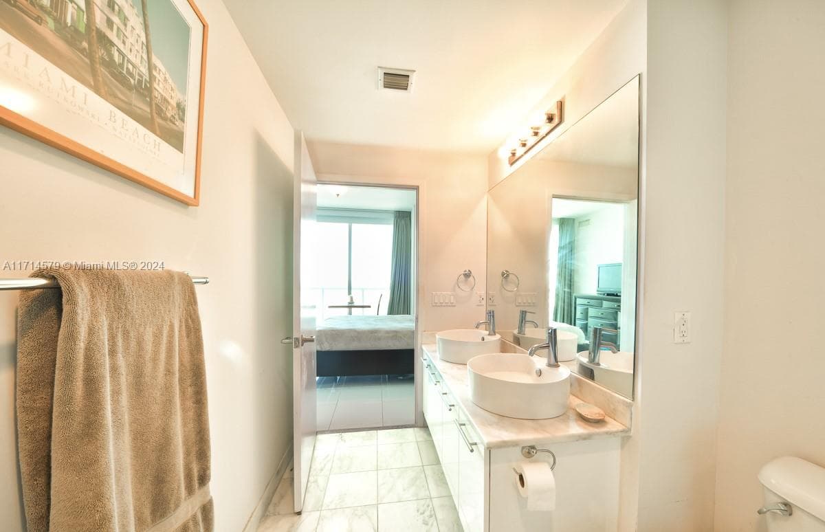888 Biscayne Blvd 2511 photo 9